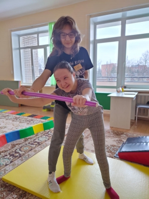 Занятия с детьми с гимнастическими палками